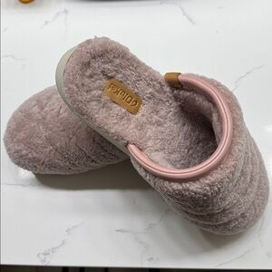 NWOT Olukai Pupu Mua Mule Slipper